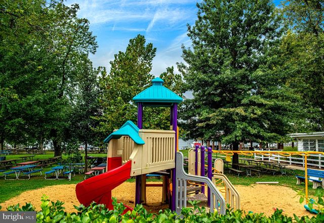1217 SHORE RD, Middle River, MD 21220