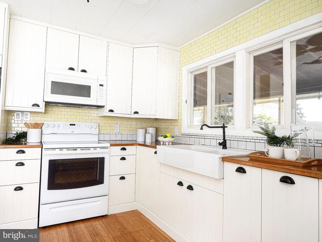 1217 SHORE RD, Middle River, MD 21220