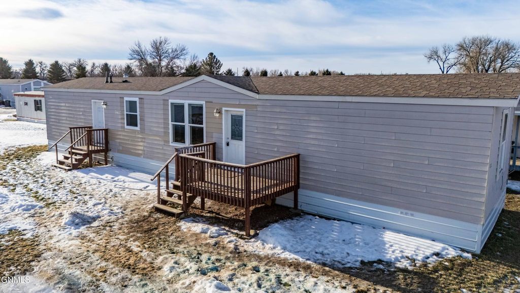 1305 Pioneer Trail, Mandan, ND 58554 photo 13