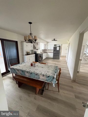 40 WOODLANE DR, Blackwood, NJ 08012