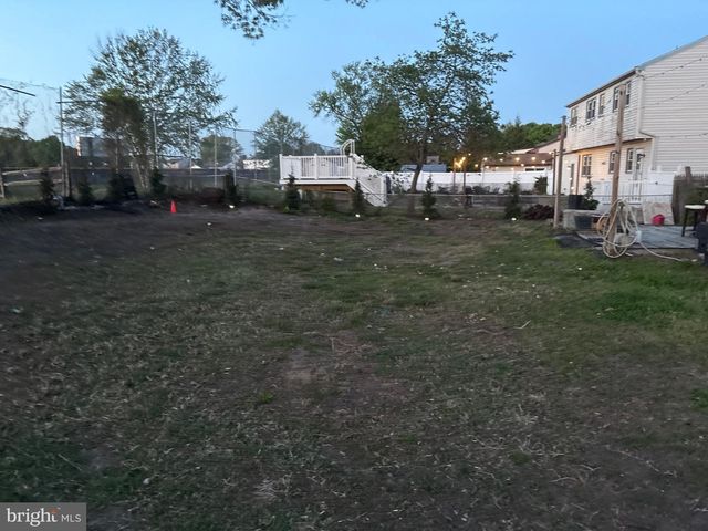 40 WOODLANE DR, Blackwood, NJ 08012