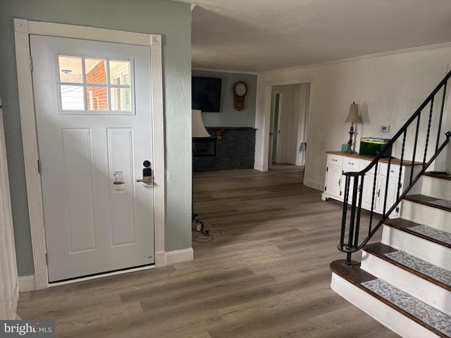 40 WOODLANE DR, Blackwood, NJ 08012