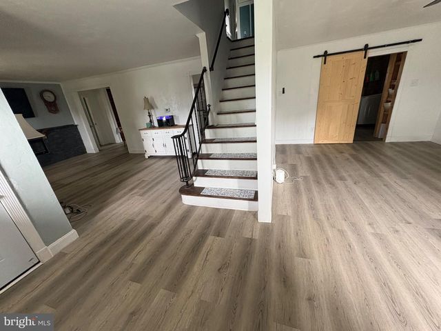 40 WOODLANE DR, Blackwood, NJ 08012