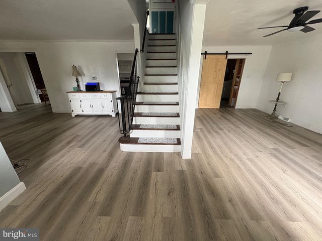 40 WOODLANE DR, Blackwood, NJ 08012
