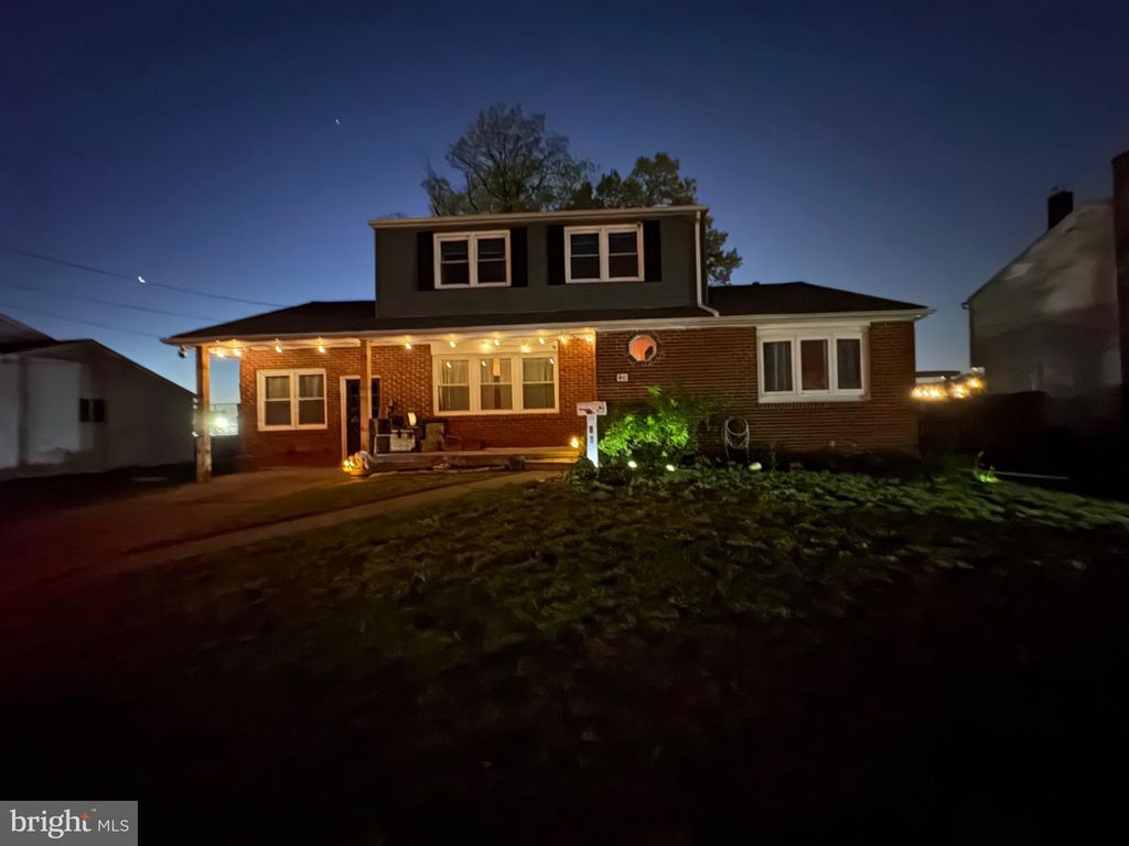 40 WOODLANE DR, Blackwood, NJ 08012