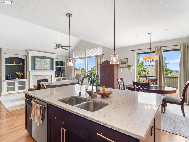 1420 Nw GOODWIN St, Camas, WA 98607