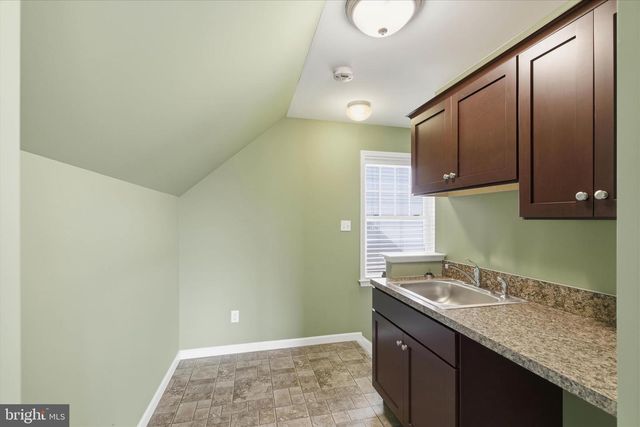 664 RICHMOND DR, Lancaster, PA 17601