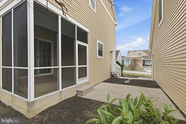 664 RICHMOND DR, Lancaster, PA 17601