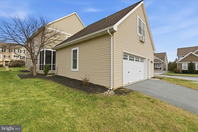 664 RICHMOND DR, Lancaster, PA 17601