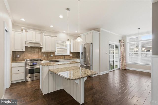 664 RICHMOND DR, Lancaster, PA 17601