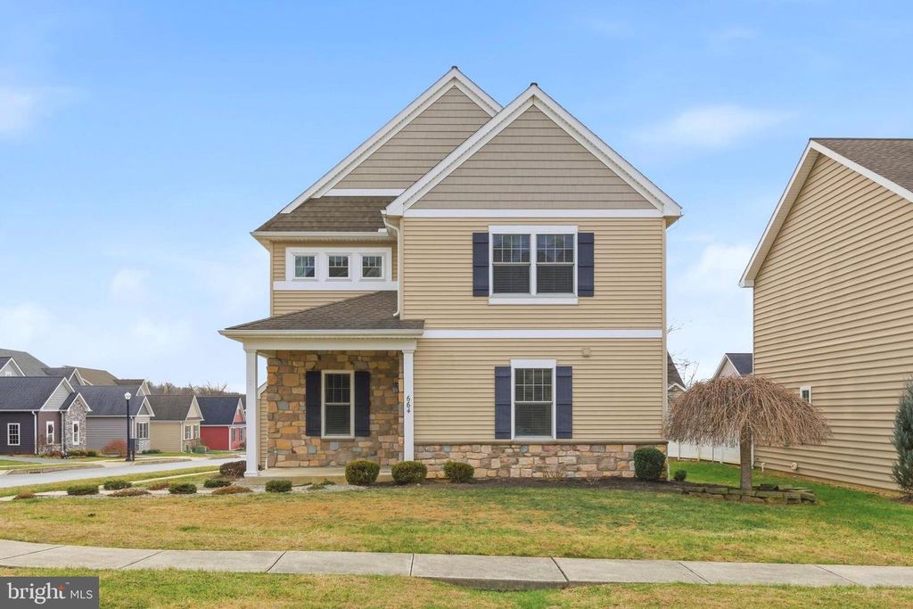 664 RICHMOND DR, Lancaster, PA 17601