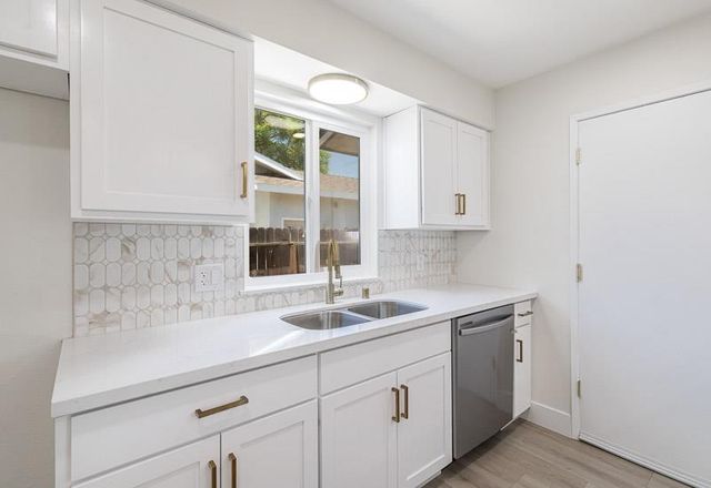 1644 Scott Court, Clovis, CA 93611