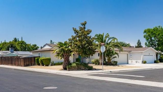 1644 Scott Court, Clovis, CA 93611