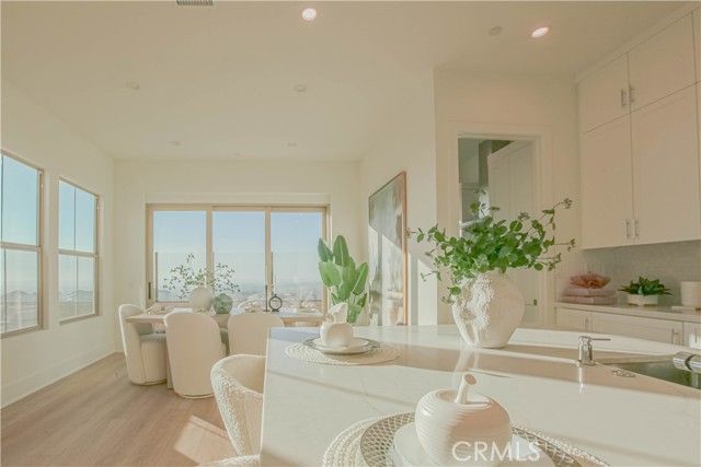 137 Oakstone, Irvine, CA 92618