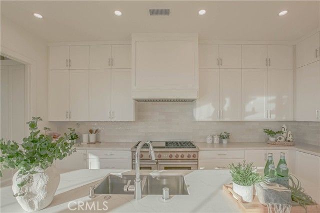 137 Oakstone, Irvine, CA 92618