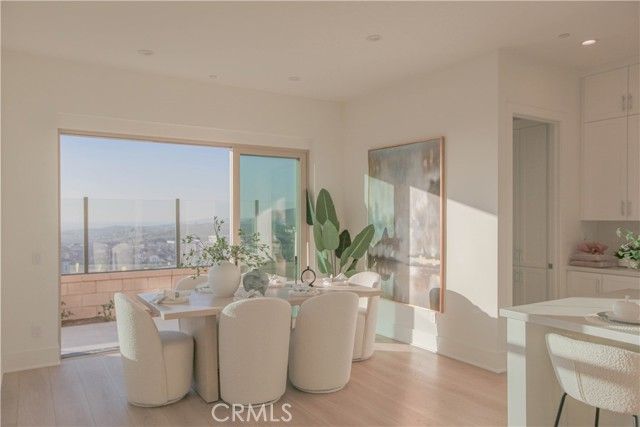 137 Oakstone, Irvine, CA 92618