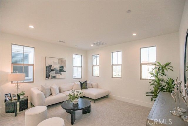 137 Oakstone, Irvine, CA 92618