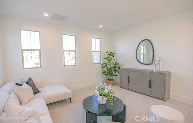 137 Oakstone, Irvine, CA 92618