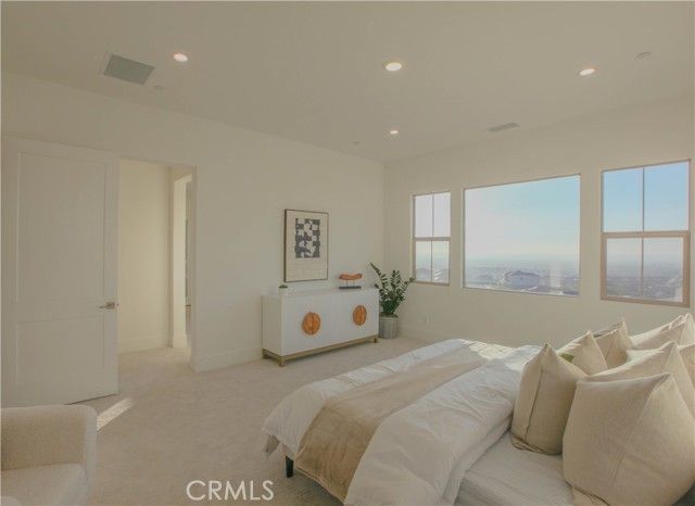 137 Oakstone, Irvine, CA 92618