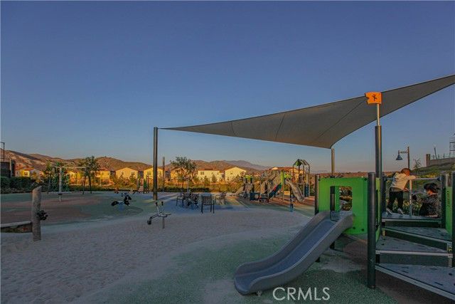 137 Oakstone, Irvine, CA 92618