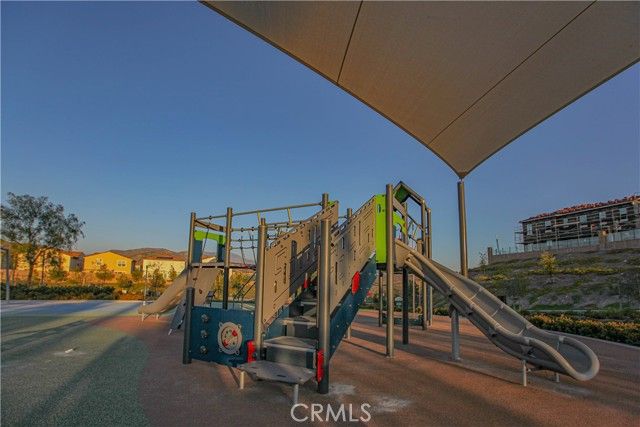 137 Oakstone, Irvine, CA 92618