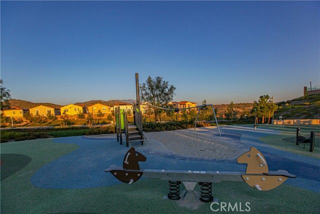 137 Oakstone, Irvine, CA 92618