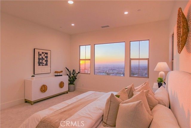 137 Oakstone, Irvine, CA 92618