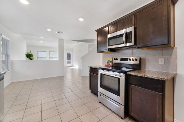 914 Decker Drive, Fate, TX 75189