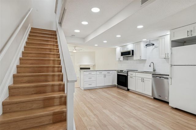 433 S PAULA DRIVE 24, Dunedin, FL 34698