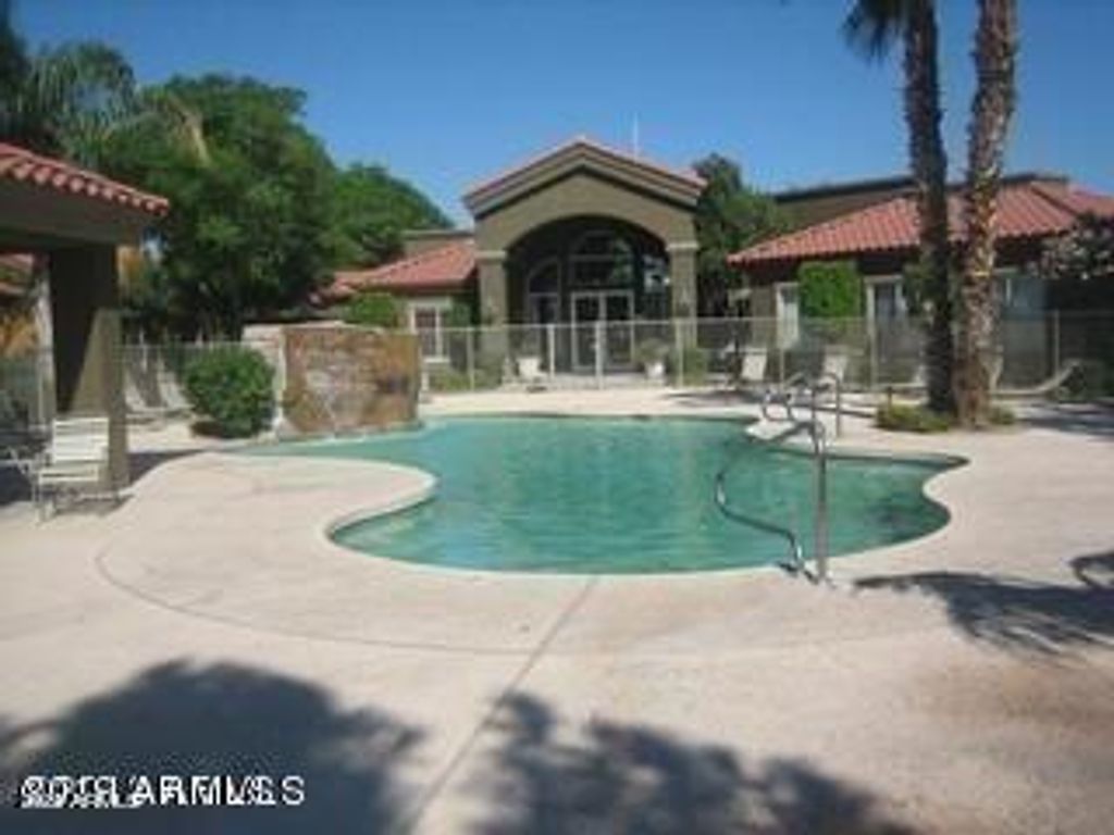 2929 W YORKSHIRE Drive 2109, Phoenix, AZ 85027