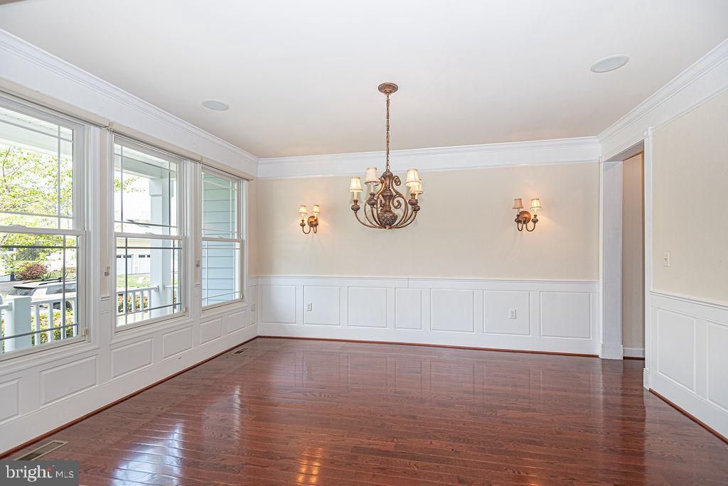 Image 11 of property listing at 11834 MAN O WAR LN, Berlin, MD 21811