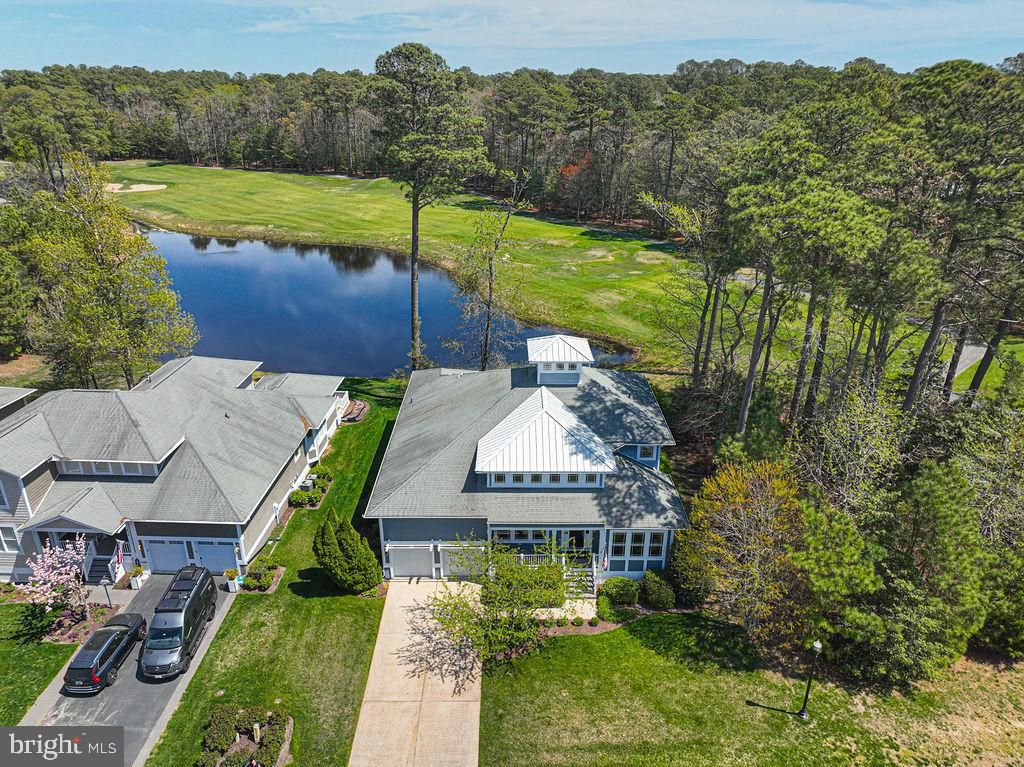 Image 3 of property listing at 11834 MAN O WAR LN, Berlin, MD 21811