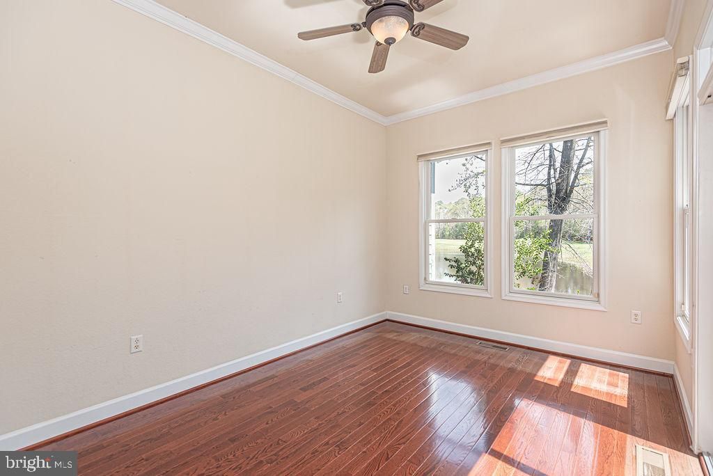 Image 34 of property listing at 11834 MAN O WAR LN, Berlin, MD 21811