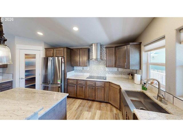 98126 W BENHAM Ln 73, Brookings, OR 97415