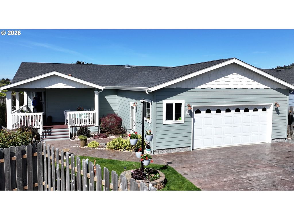 98126 W BENHAM Ln 73, Brookings, OR 97415