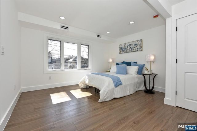 100 Chestnut Street, Rochelle Park, NJ 07662