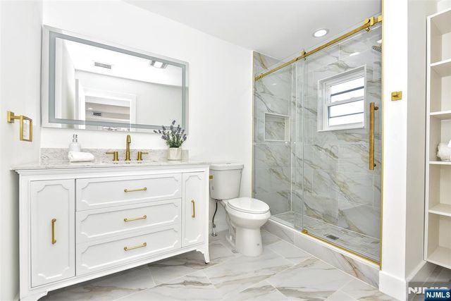 100 Chestnut Street, Rochelle Park, NJ 07662