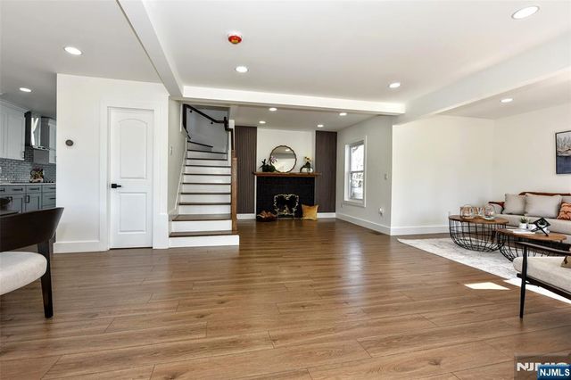 100 Chestnut Street, Rochelle Park, NJ 07662