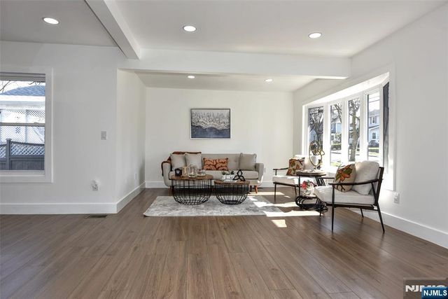 100 Chestnut Street, Rochelle Park, NJ 07662