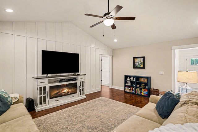 141 Penn Circle, Galivants Ferry, SC 29544