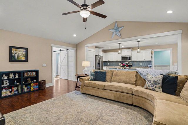 141 Penn Circle, Galivants Ferry, SC 29544