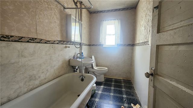 2404 Easler St, Mckeesport, PA 15132