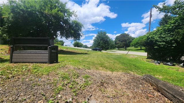 2404 Easler St, Mckeesport, PA 15132