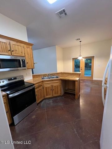 504 Taylor Trail Trail, Waveland, MS 39576