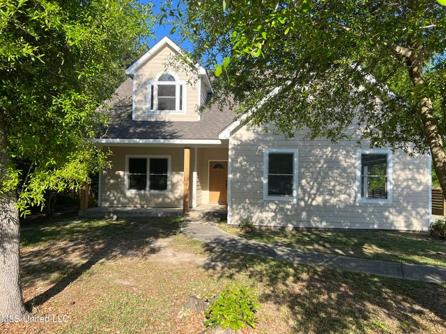 504 Taylor Trail Trail, Waveland, MS 39576