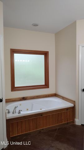 504 Taylor Trail Trail, Waveland, MS 39576