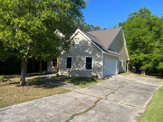 504 Taylor Trail Trail, Waveland, MS 39576