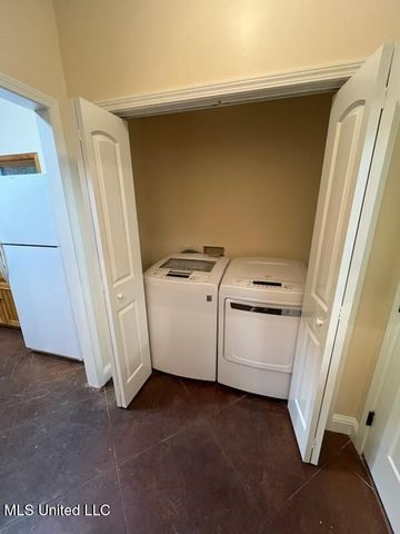 504 Taylor Trail Trail, Waveland, MS 39576