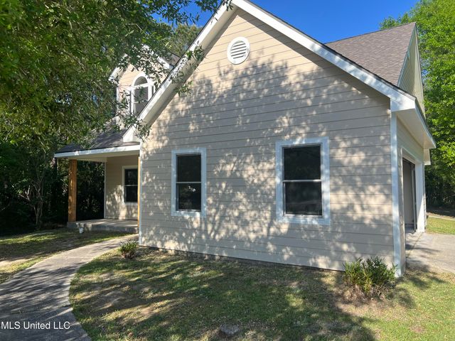 504 Taylor Trail Trail, Waveland, MS 39576