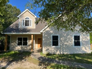 504 Taylor Trail Trail, Waveland, MS 39576